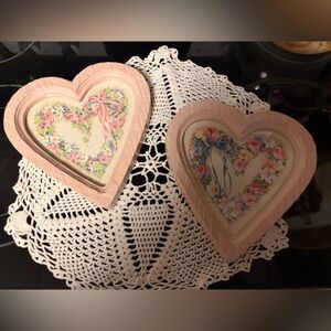 Vintage Floral Heart-Shaped Wall Decor